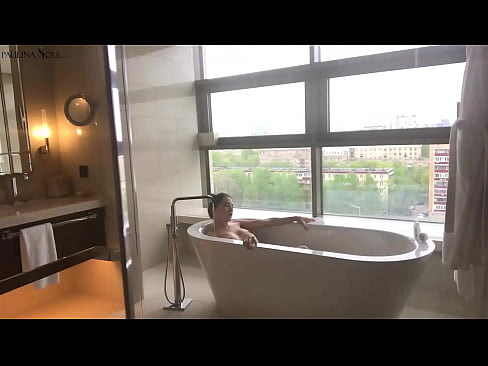 ❤️ Geweldige babe wat passievol haar poesie in die badkamer afruk ️ Tuisgemaakte pornografie by ons ❌